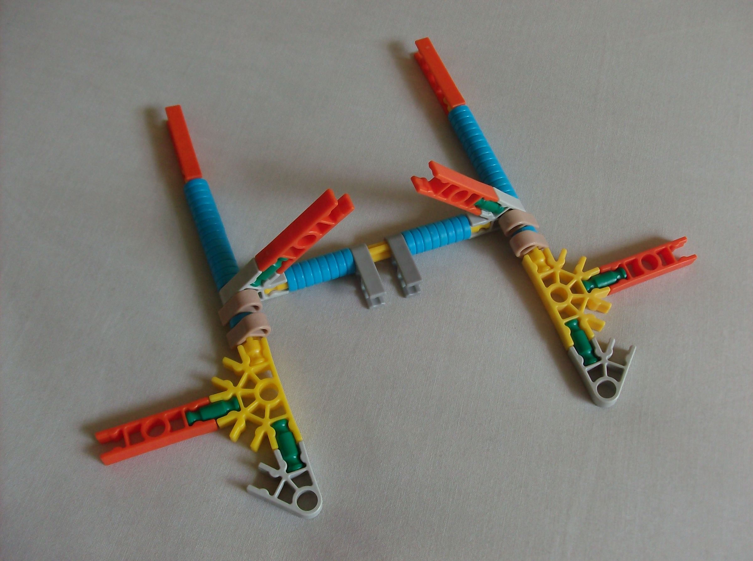 K'nex James Bond Helicopter With Saws Instructions 4 Steps