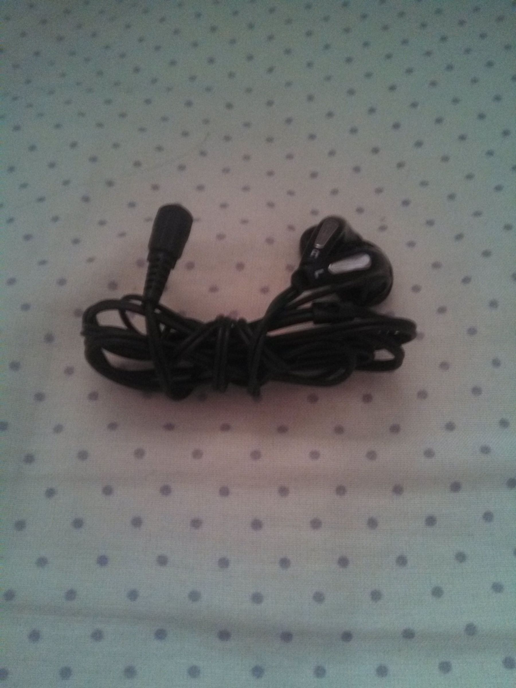  No More Tangled Earbuds!!!!