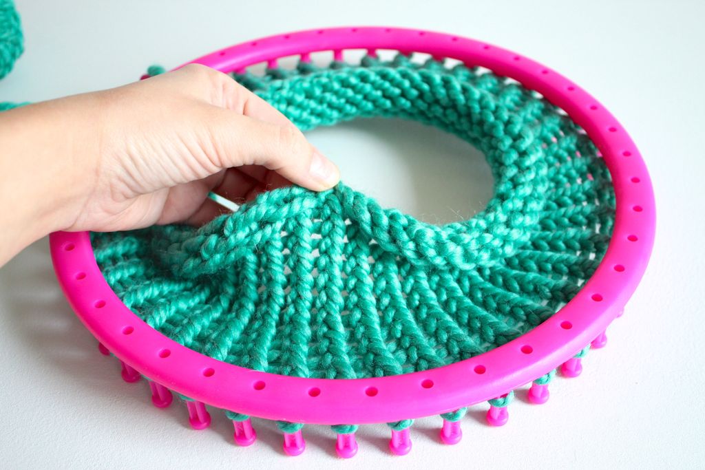 Round Loom Types Mastering Circle Loom Knitting: A Step-by-Step Guide to Beautiful ...