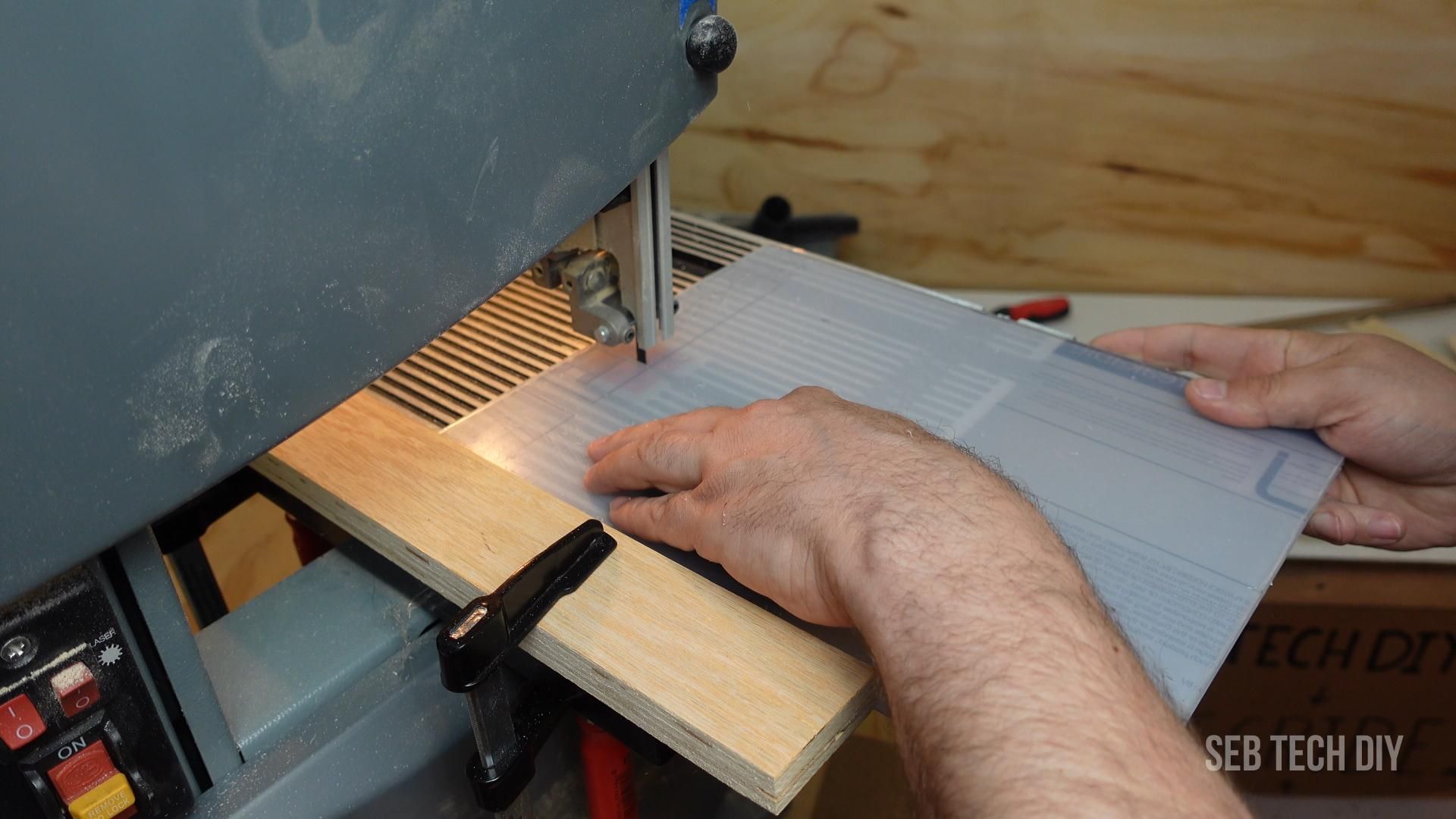 Circle Jig for Router 5 Basic and Easy Cutting Jig 11 Steps (with