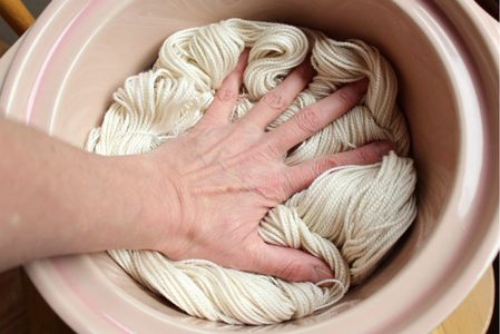Dyeing Yarn With a Crock Pot (Slow Cooker) : 5 Steps (with Pictures ...
