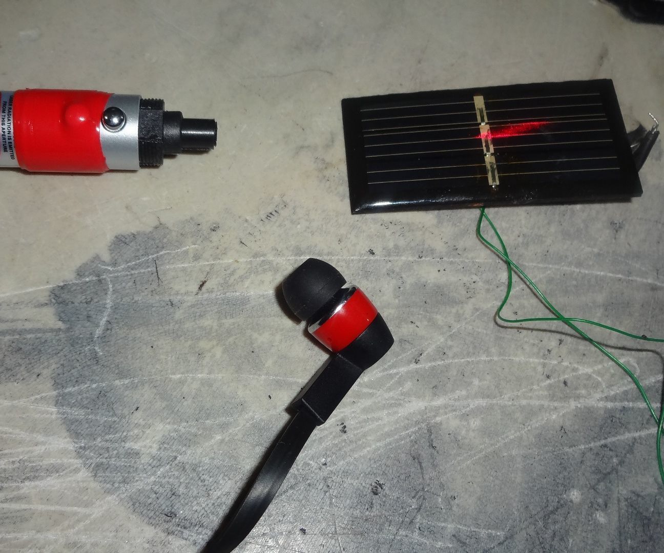 Sound Laser using Laser light and Solar panel