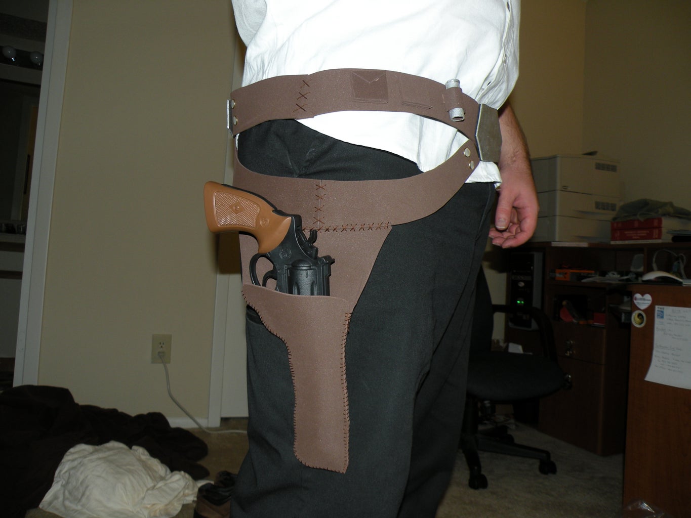 Star Wars Han Solo Belt Gun Holster : 7 Steps (with Pictures) - Instructables star-wars-han-solo-belt-gun-holster-7-steps-with-pictures-instructables