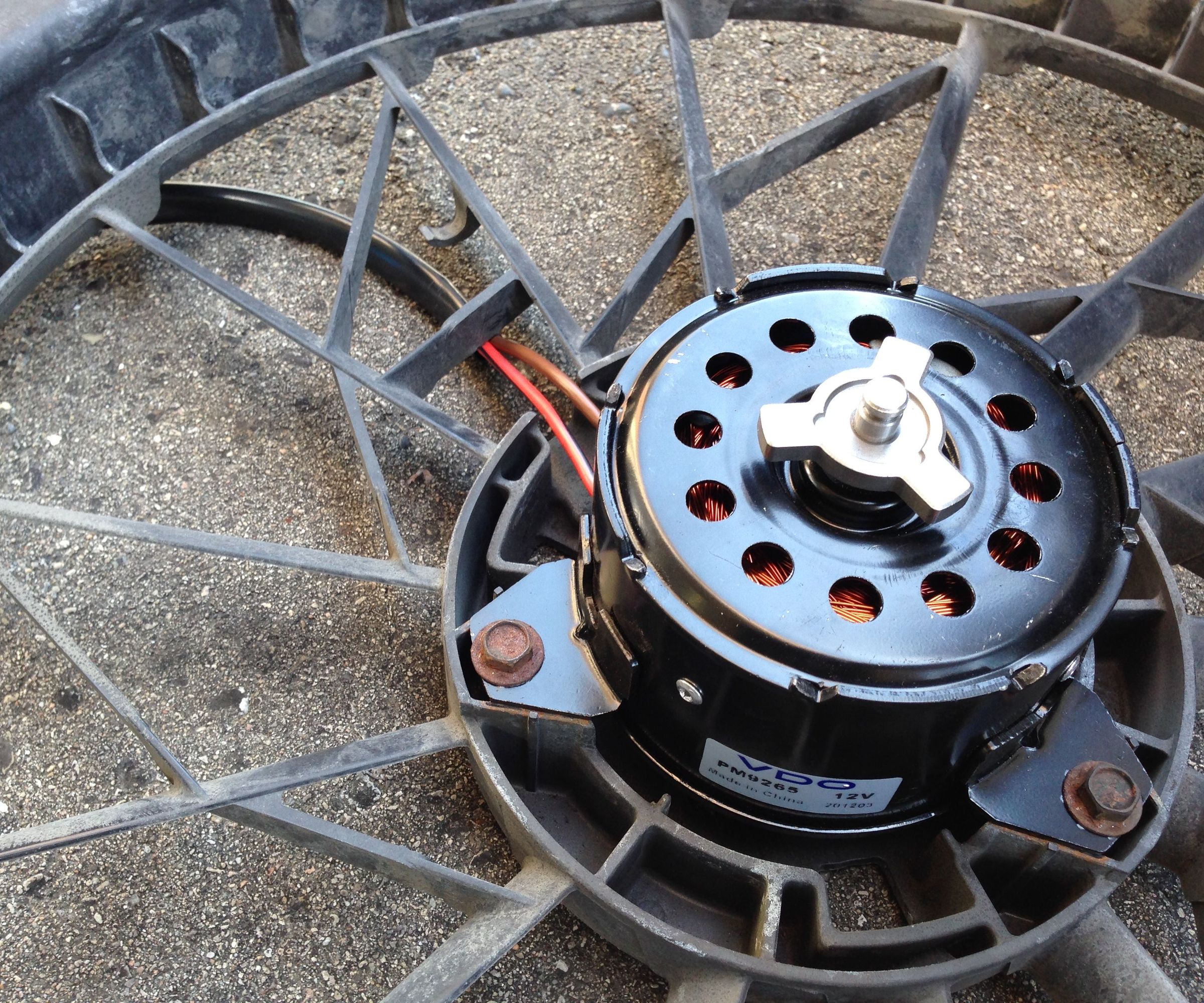 15 minutes Jeep Liberty Cooling Fan Motor Replacement