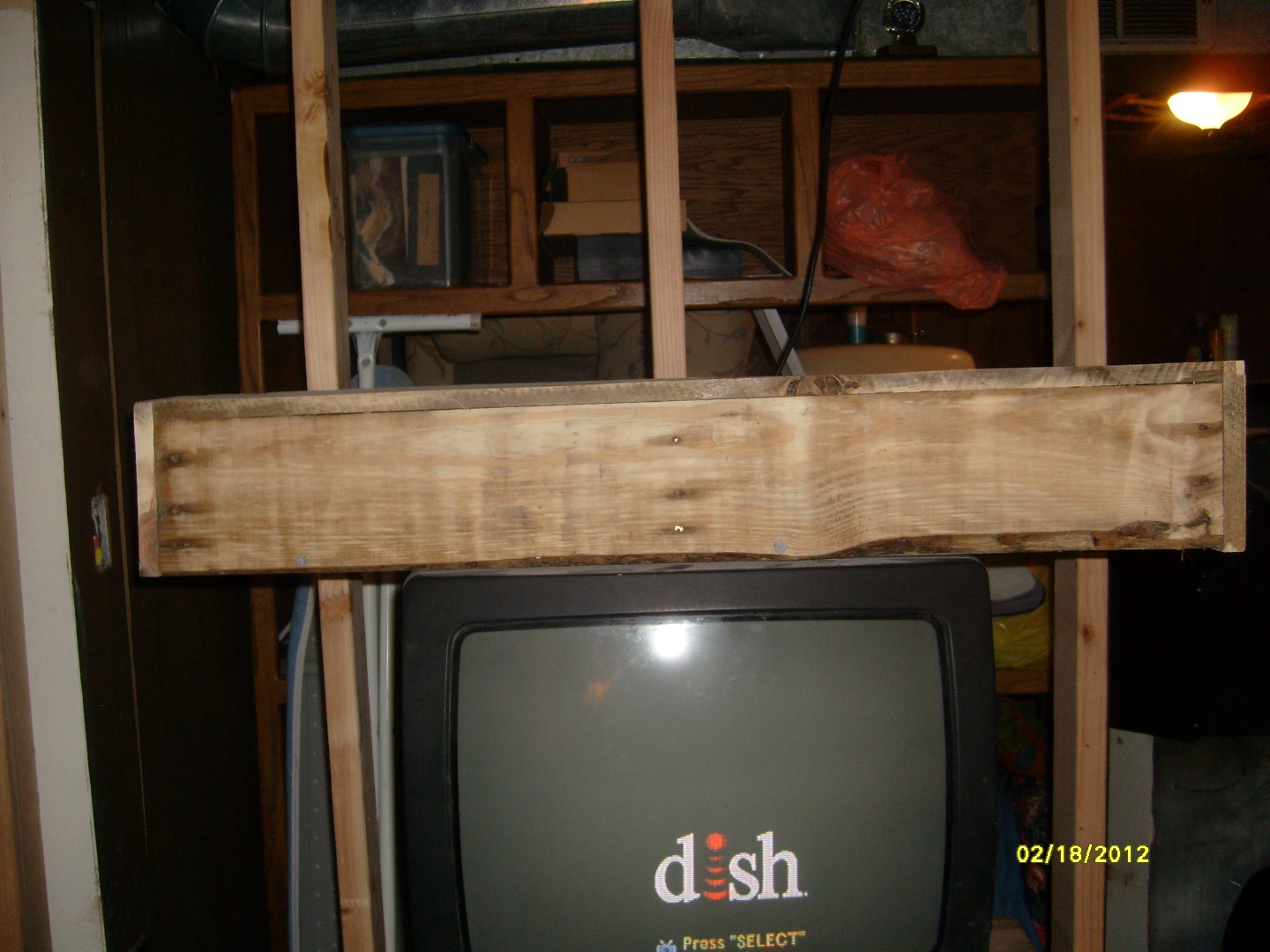 Secret Compartment Wall Shelf (Made From Recycled Wood!) 3 Steps