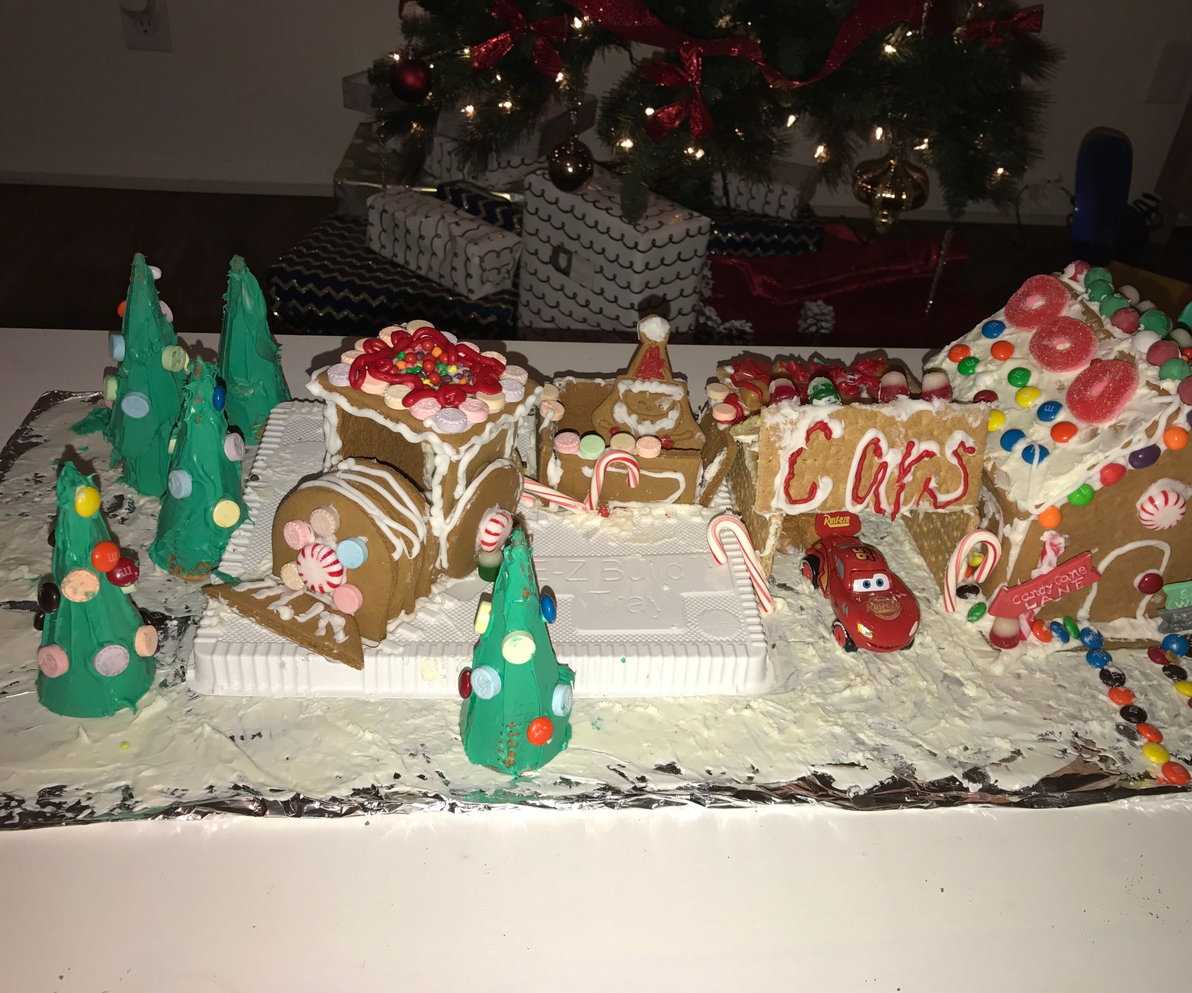 Gingerbread House Disney Cars Mcqueen