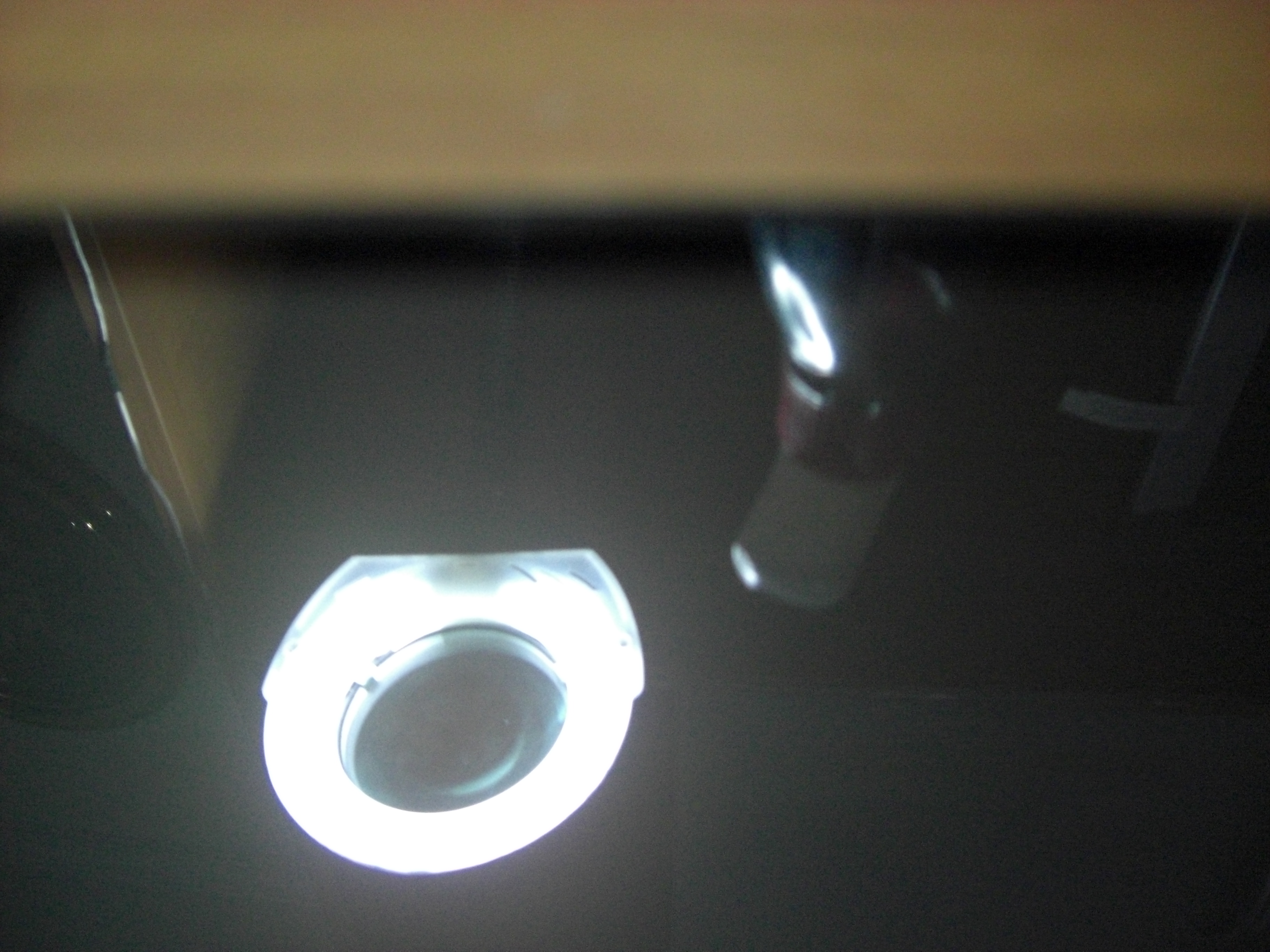 Make Your IPod Touch's Screen Look As NEW!!