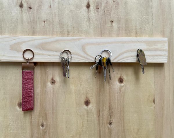 DIY Magnetic Key Holder From Reclaimed Wood