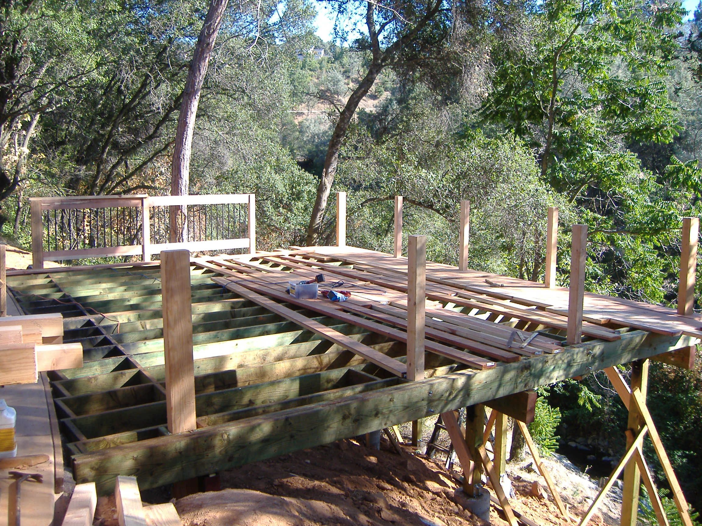 Building a 24' X 20' Deck on Steep Slope 5 Steps (with Pictures