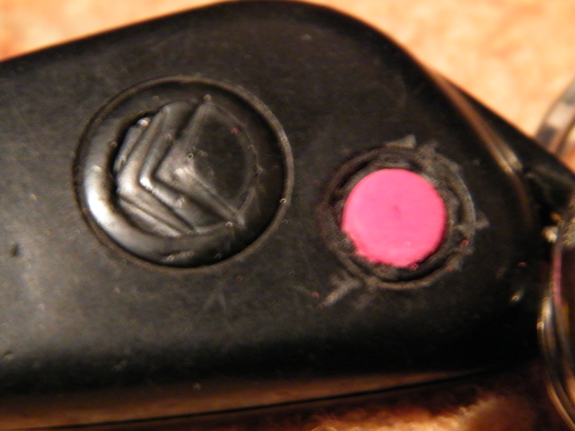 Replacing a Broken Button on Electronical Car Keys.