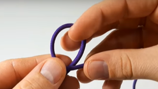 Creating the Paracord Knot