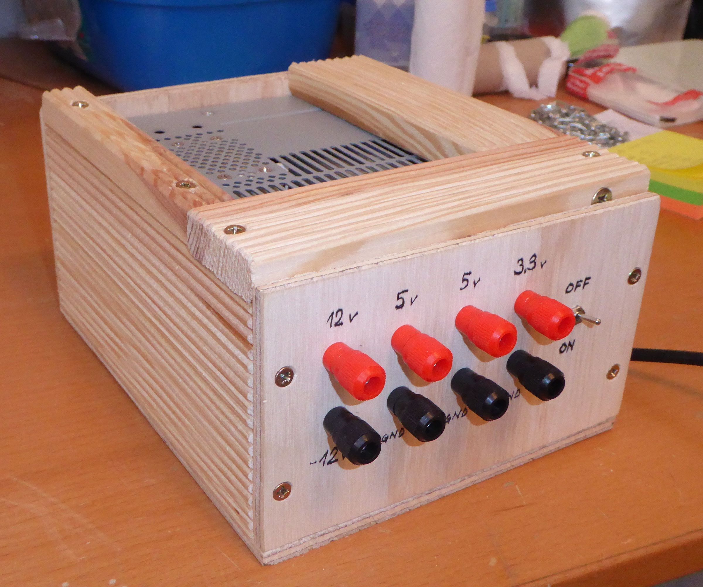 A Simple Bench Variable Power Supply