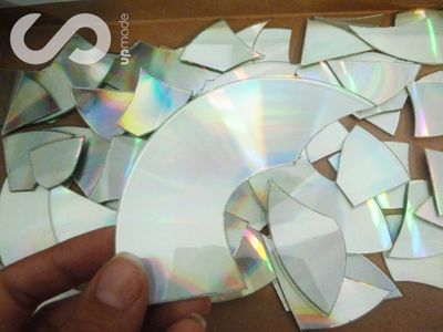HOW TO: Use Old CDs for Mosaic Craft Projects - DIY Kitchen Backsplash ...