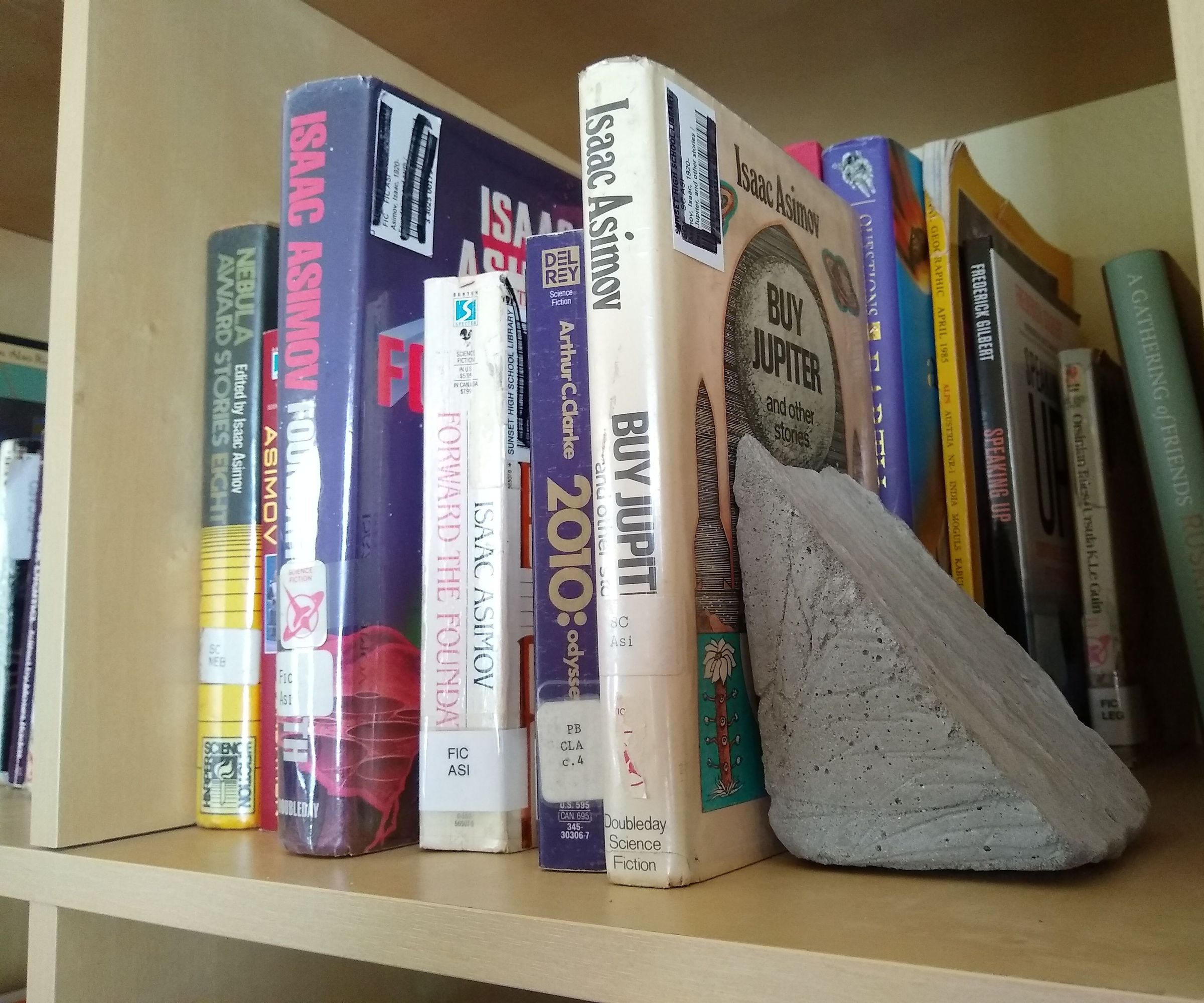 Easy Concrete Bookends