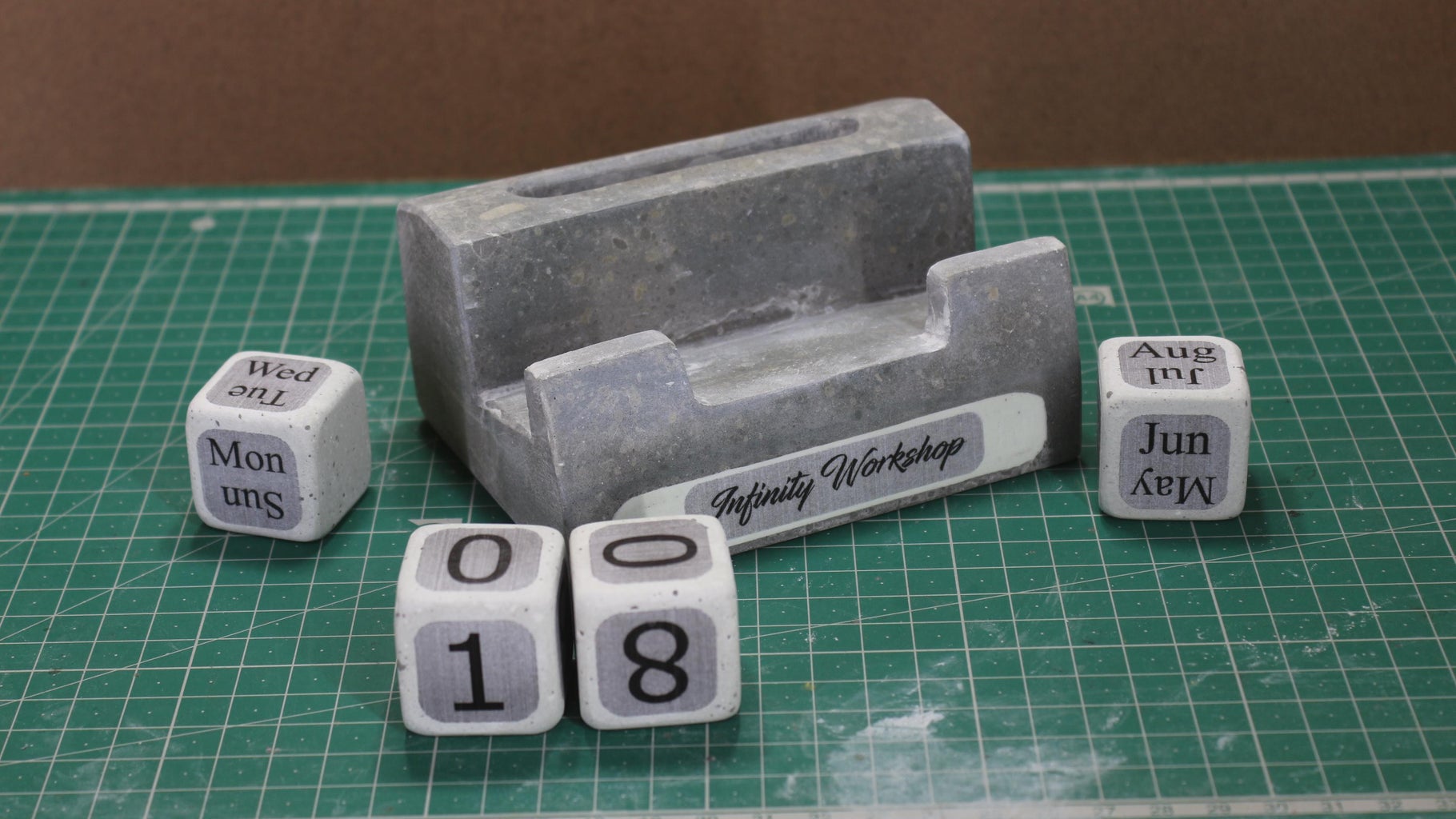Concrete Calendar With Dedicated Phone Stand 8 Steps (with Pictures