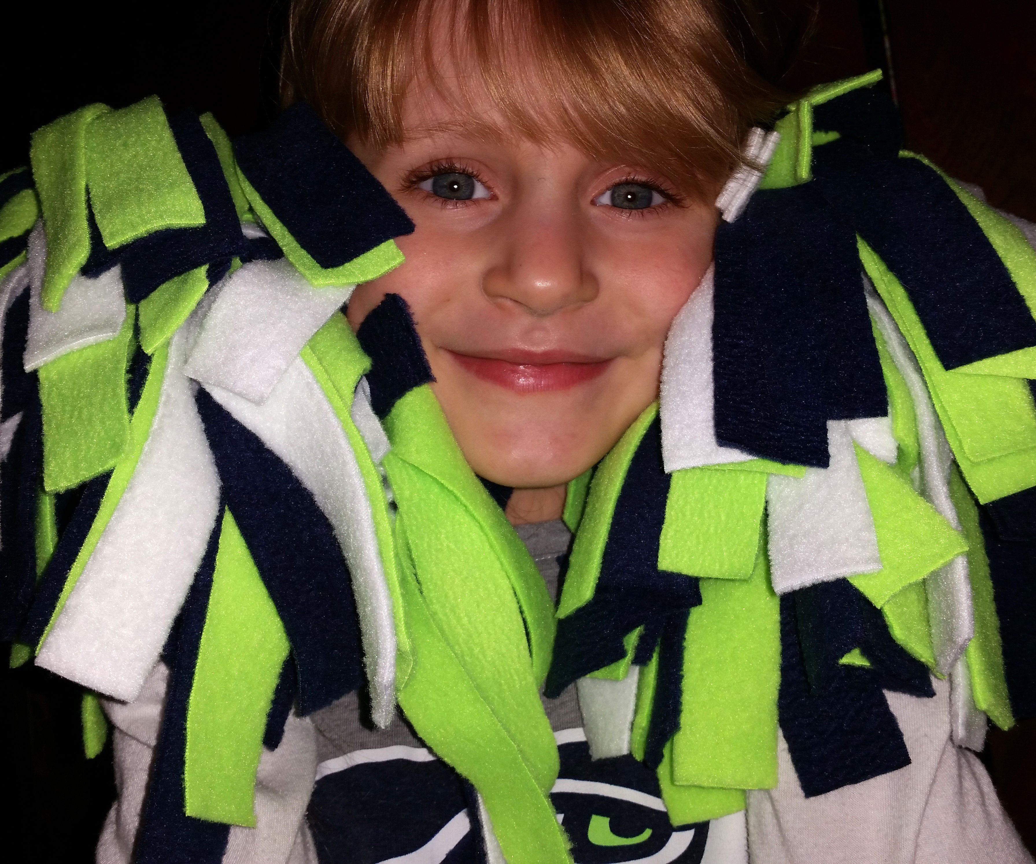 Fleece Pom Pom Handwarmers