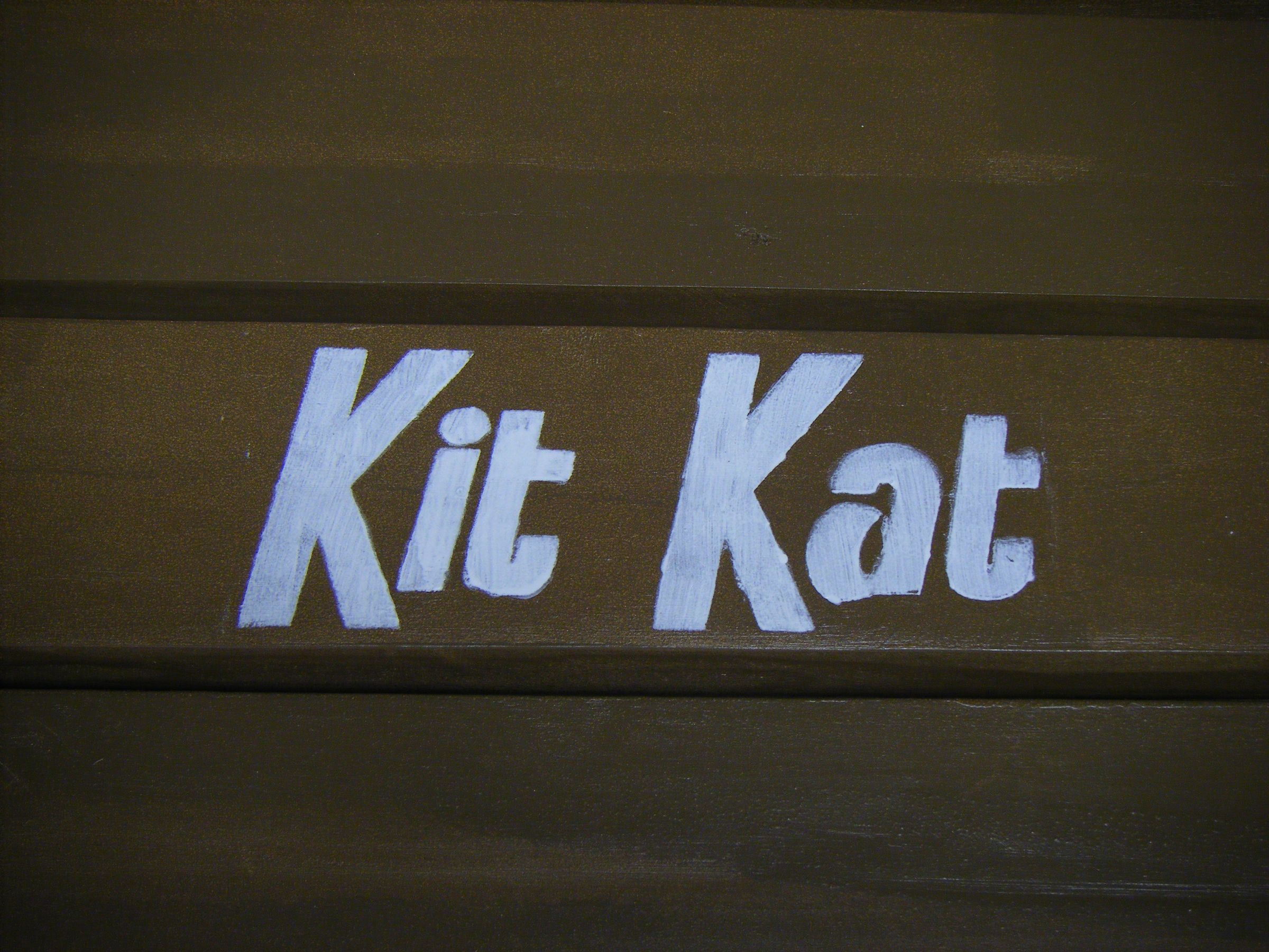 Kit Kat Picnic Table