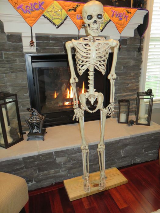 Instructables Skeleton Skeleton Stand : 5 Steps - Instructables