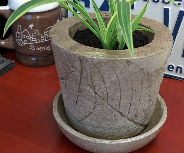 Concrete Flower Pot With Embedded Leaf Motif
