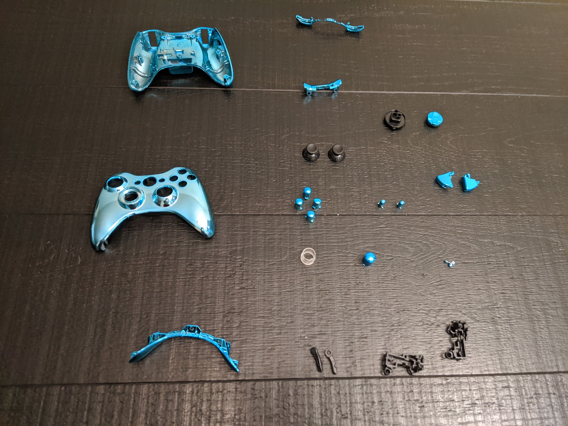 Replacing the Shell of a Wireless Xbox 360 Controller : 15 Steps (with ...
