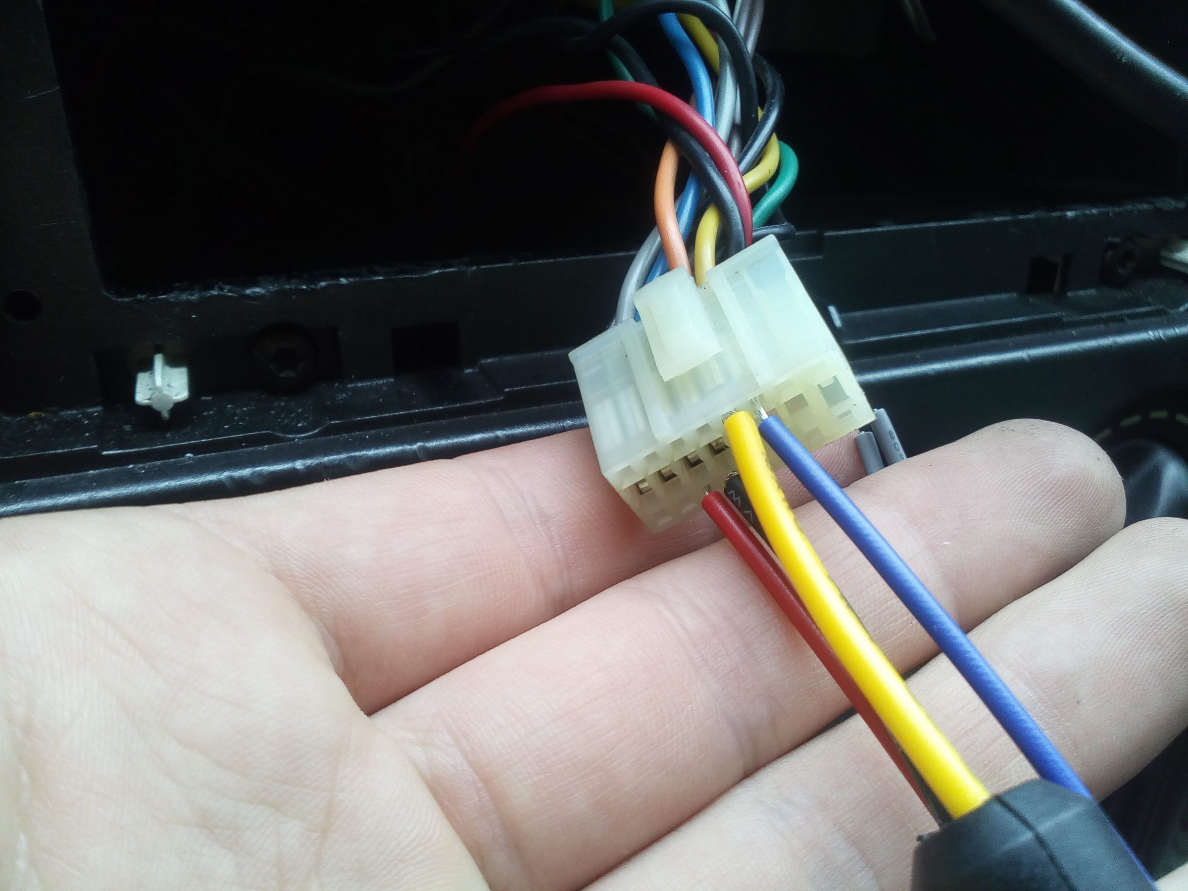 Como Cambiar La Radio Del Coche : Steps - Instructables