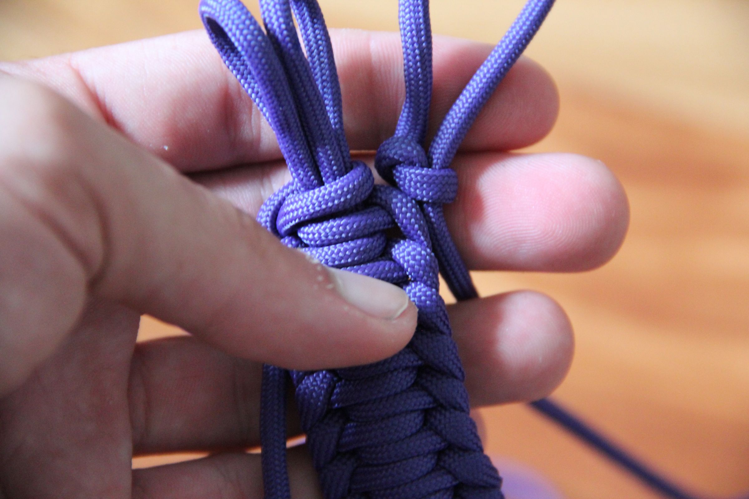 Quick Release Paracord Bracelet 9 Steps Instructables