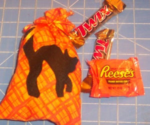 How to Make  a Simple Trick-or-Treat Goodie Bag