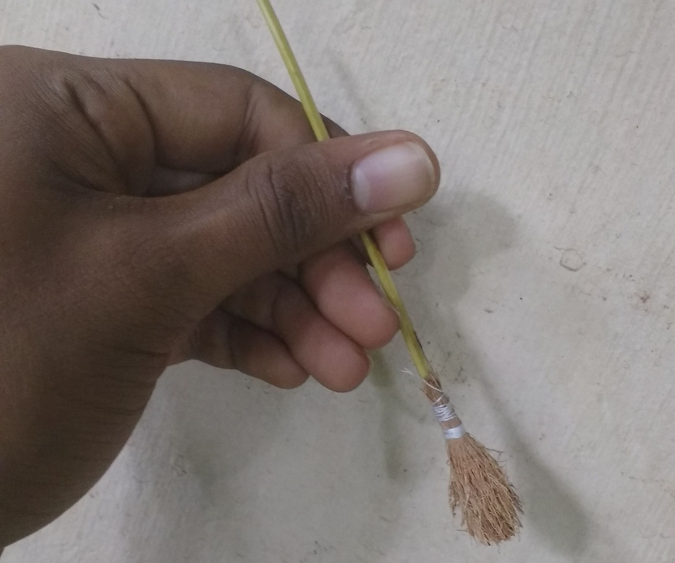 PAINT BRUSH MADE USING COIR BUNCH