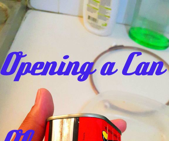 How to Open a Can of Corned Beef. 