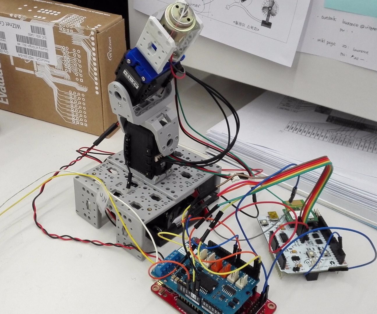 My FAN ARM (control Servo With WiFi)