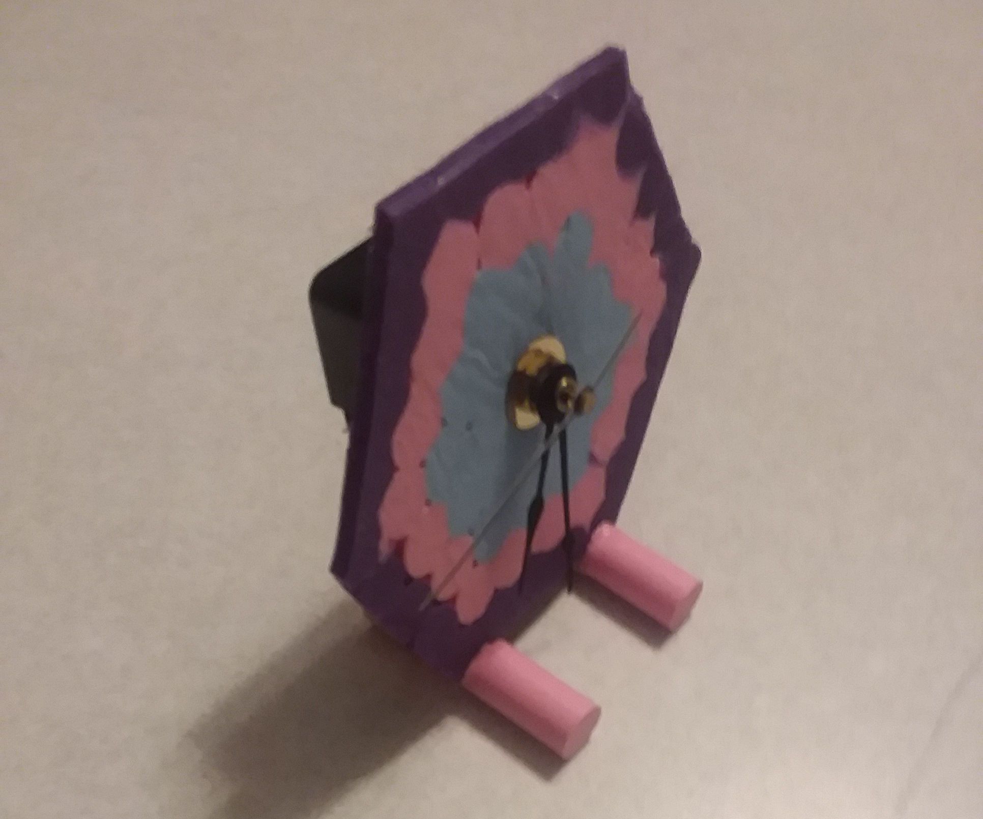 Dainty Desk Clock From Hot Glue