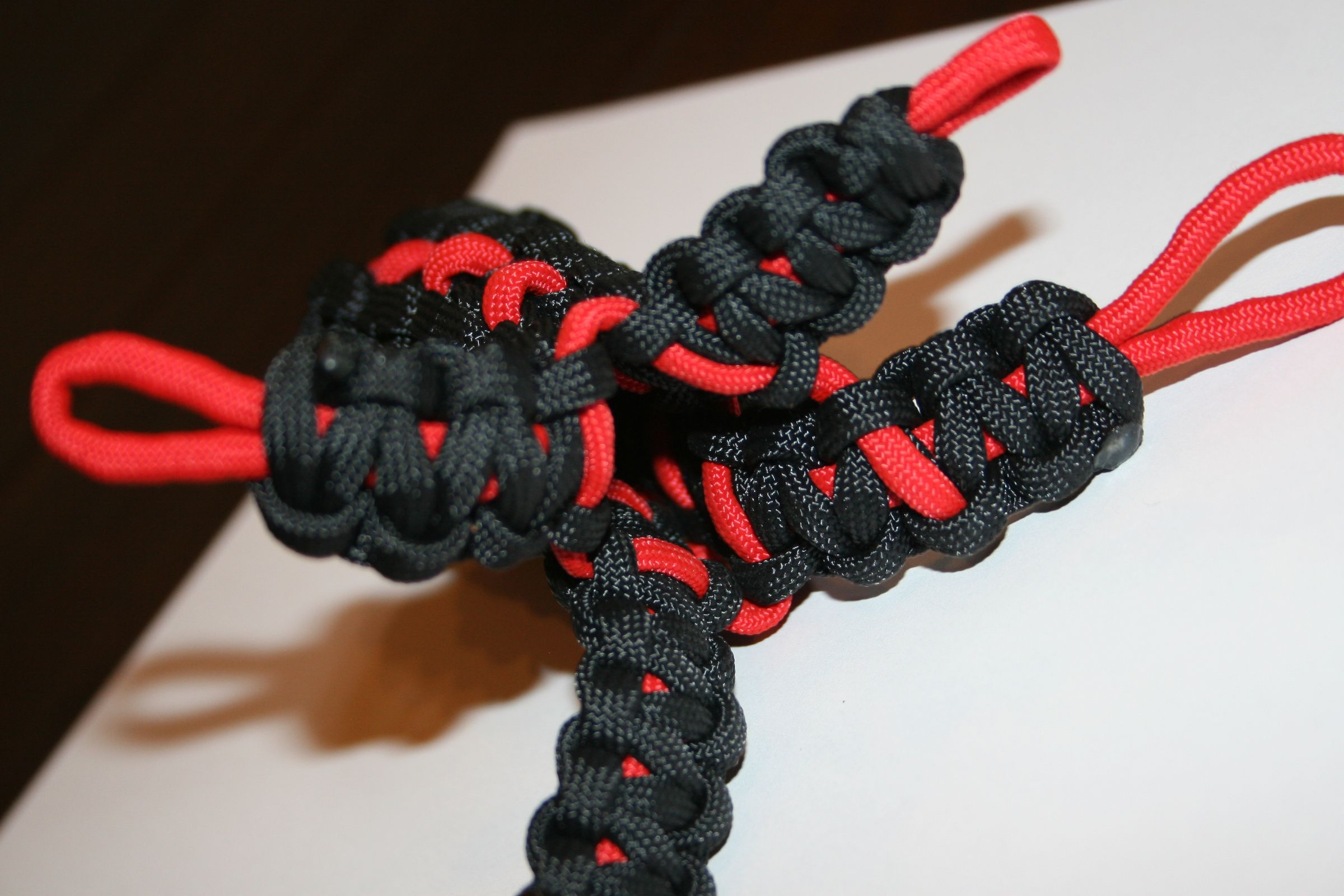 New Kind of Paracord Pouch Instructables