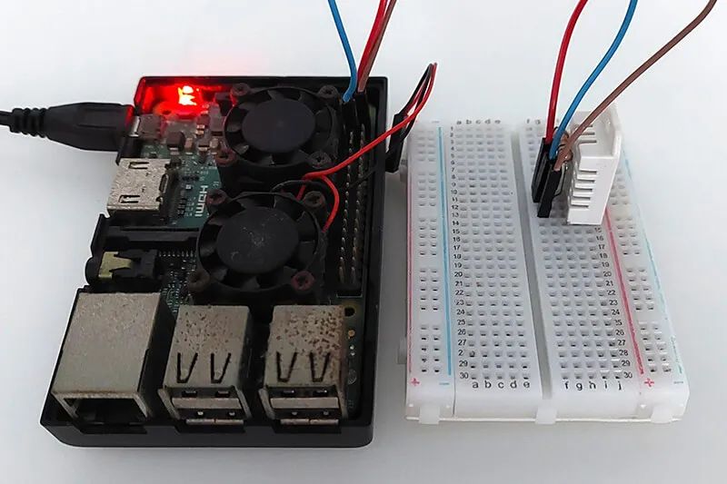 DIY Raspberry Pi Temperature and Humidity Sensor