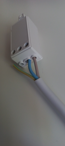 Connect the Mains Plug to the LC01