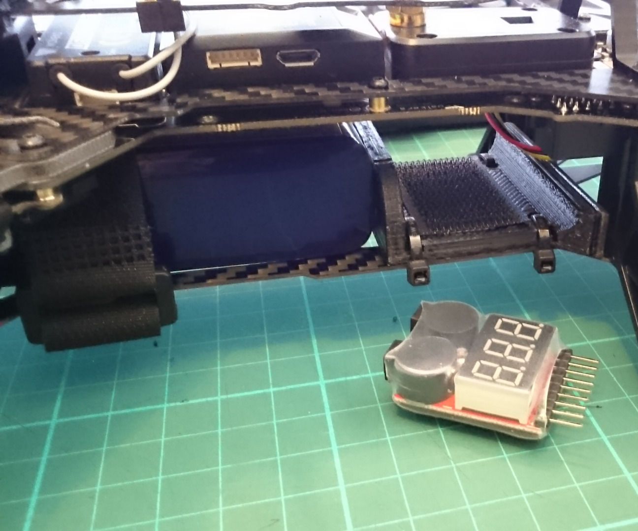 Walkera Runner 250 Battery Barrier + Low Voltage Alarm Compartment ( Require the Use of Balance Lead Extension )