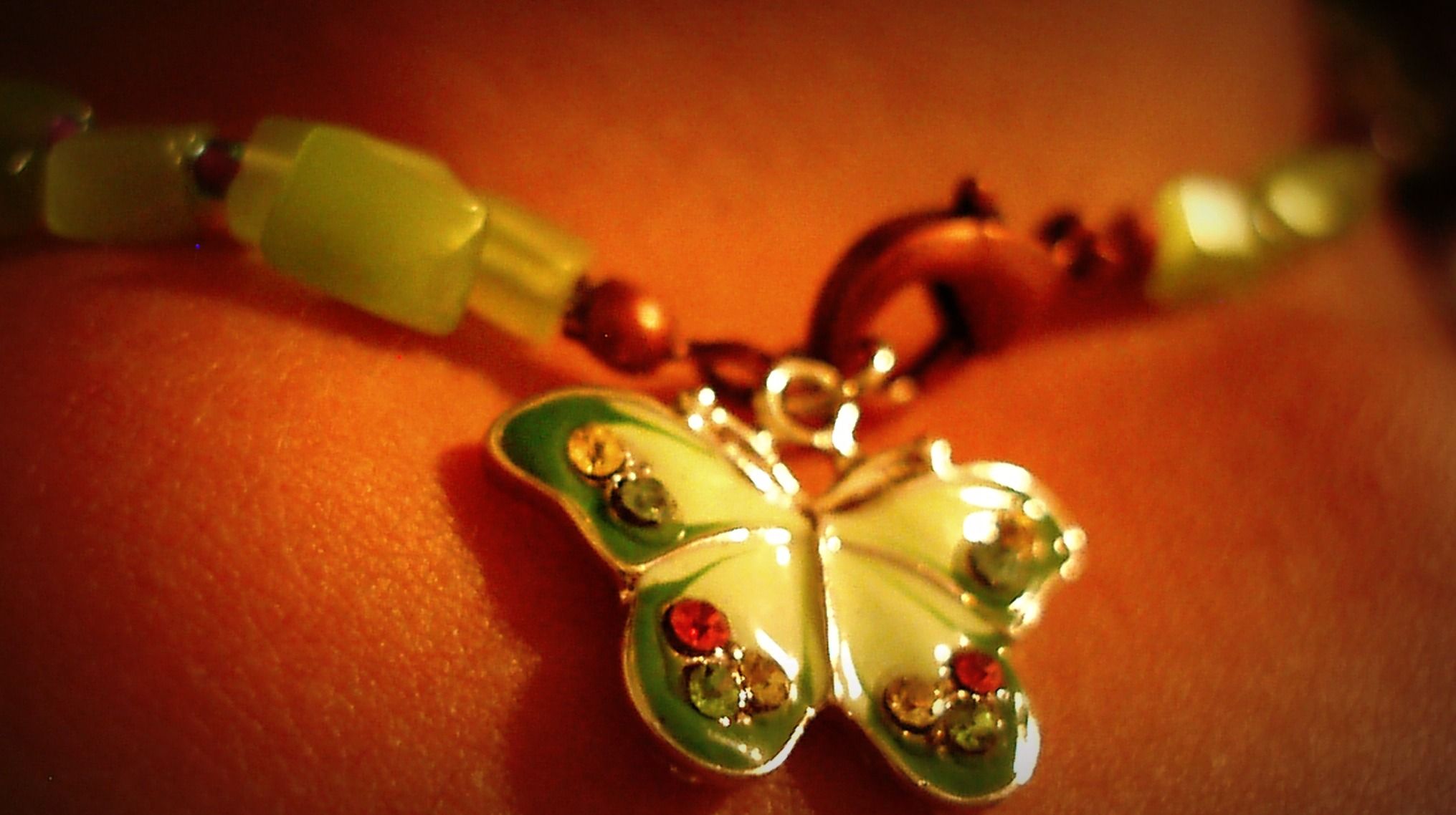 Simple One-strand Necklace