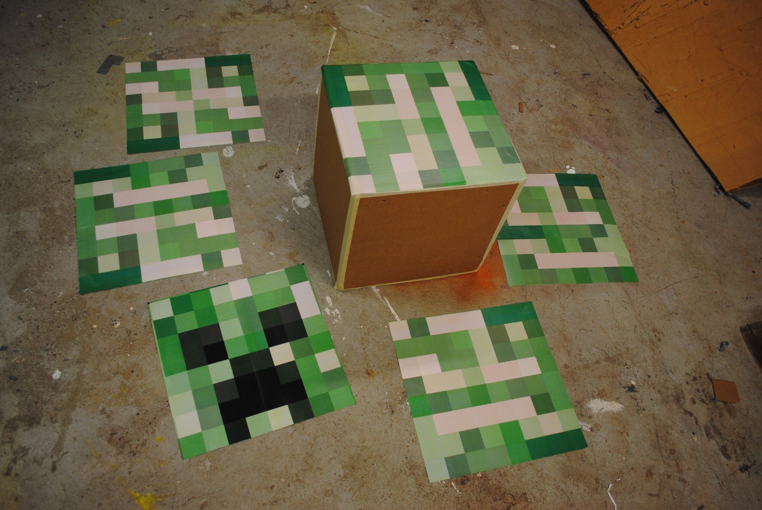 Telescoping Minecraft Creeper Costume : 7 Steps (with Pictures) - Instructables telescoping-minecraft-creeper-costume-7-steps-with-pictures-instructables