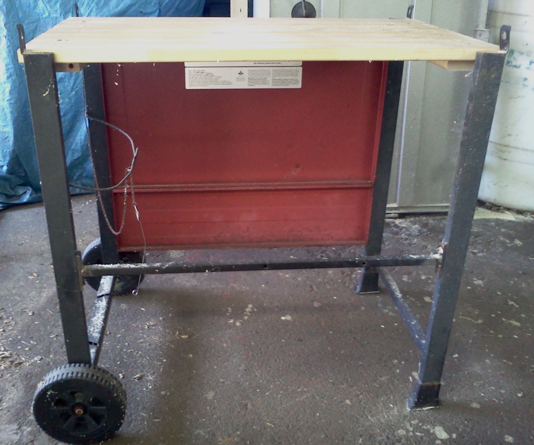 Portable Workbench From a Barbecue