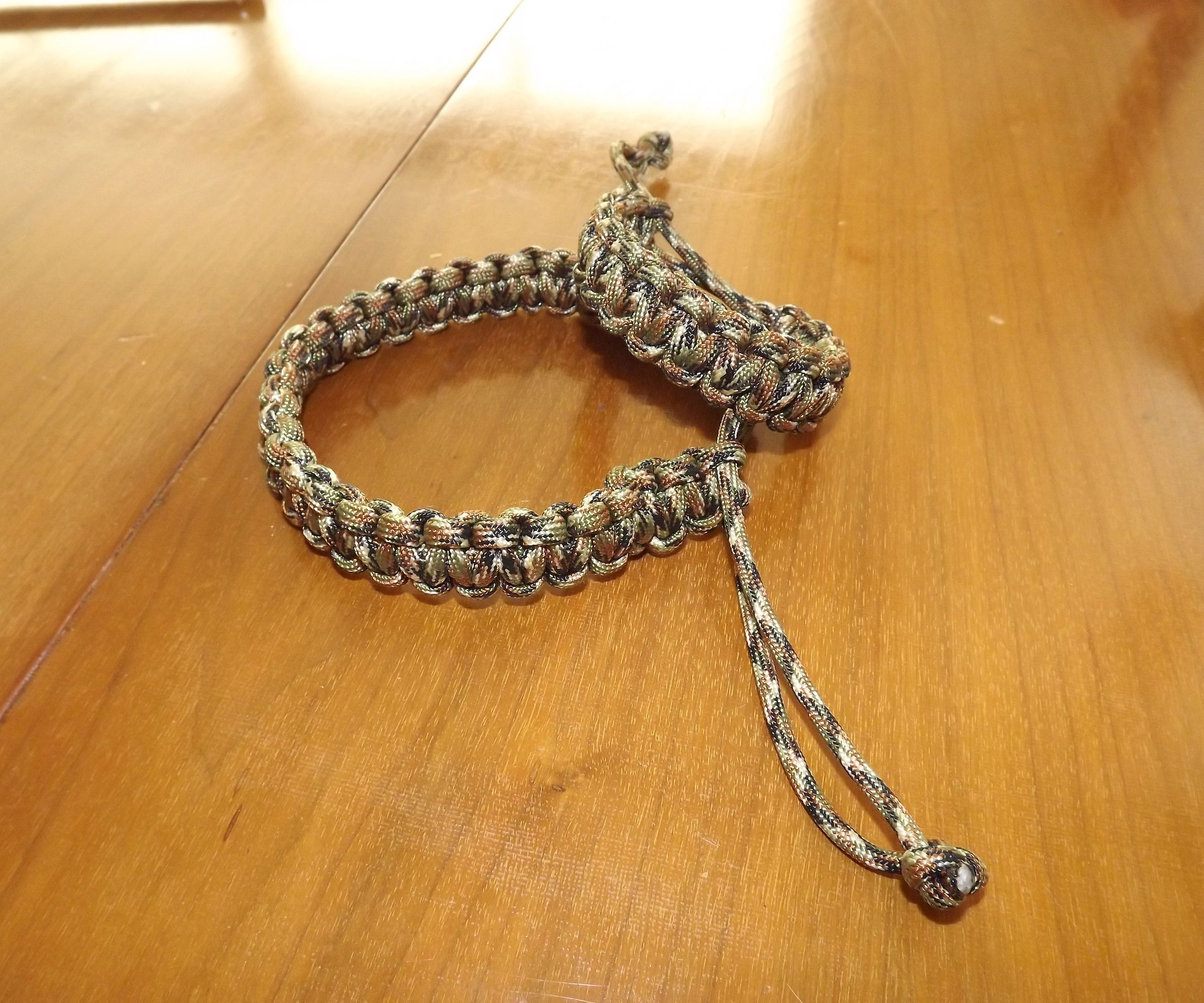 No Buckle Paracord Braclet