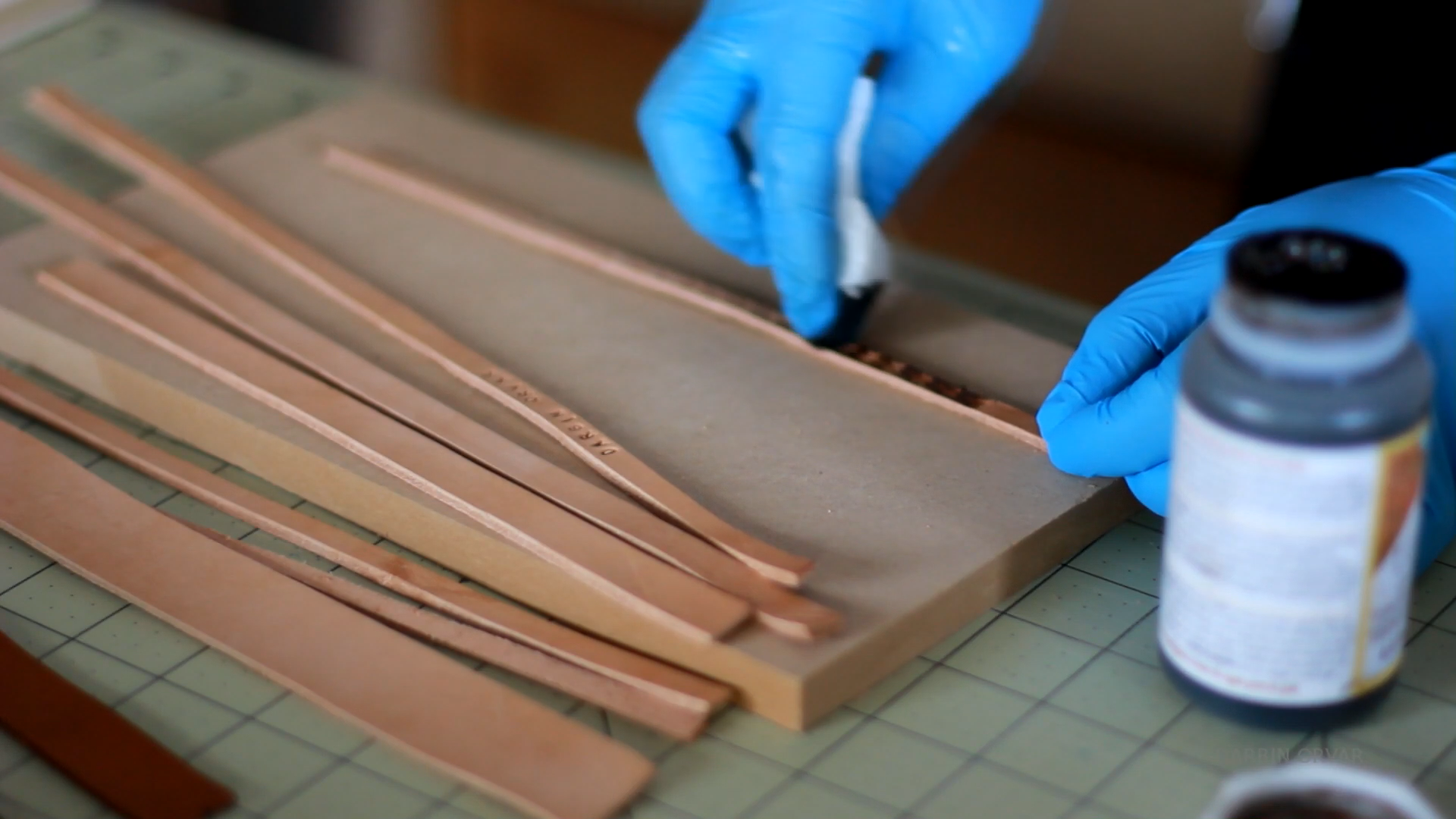 8 Easy DIY Leather Christmas Gifts : 9 Steps (with Pictures