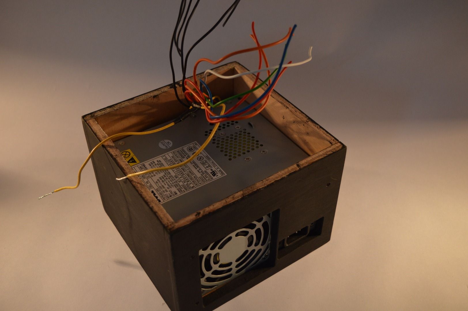 A Sleak Bench Power Supply From PC PSU : 8 Steps (with Pictures