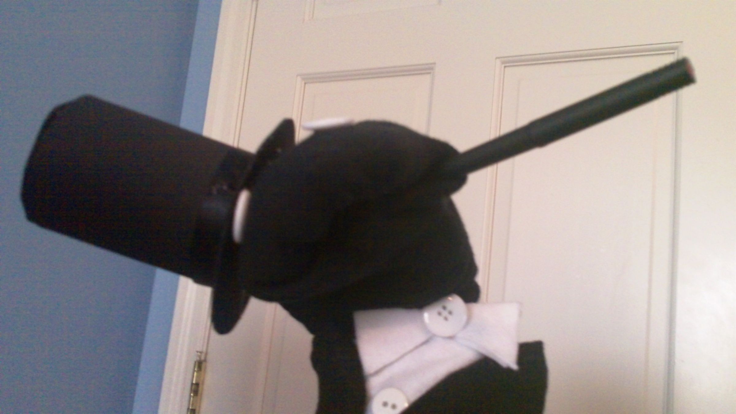 How to Make a 1920s Black-&-White Stylized Sock Puppet Inspired by Two-Tone Shoes