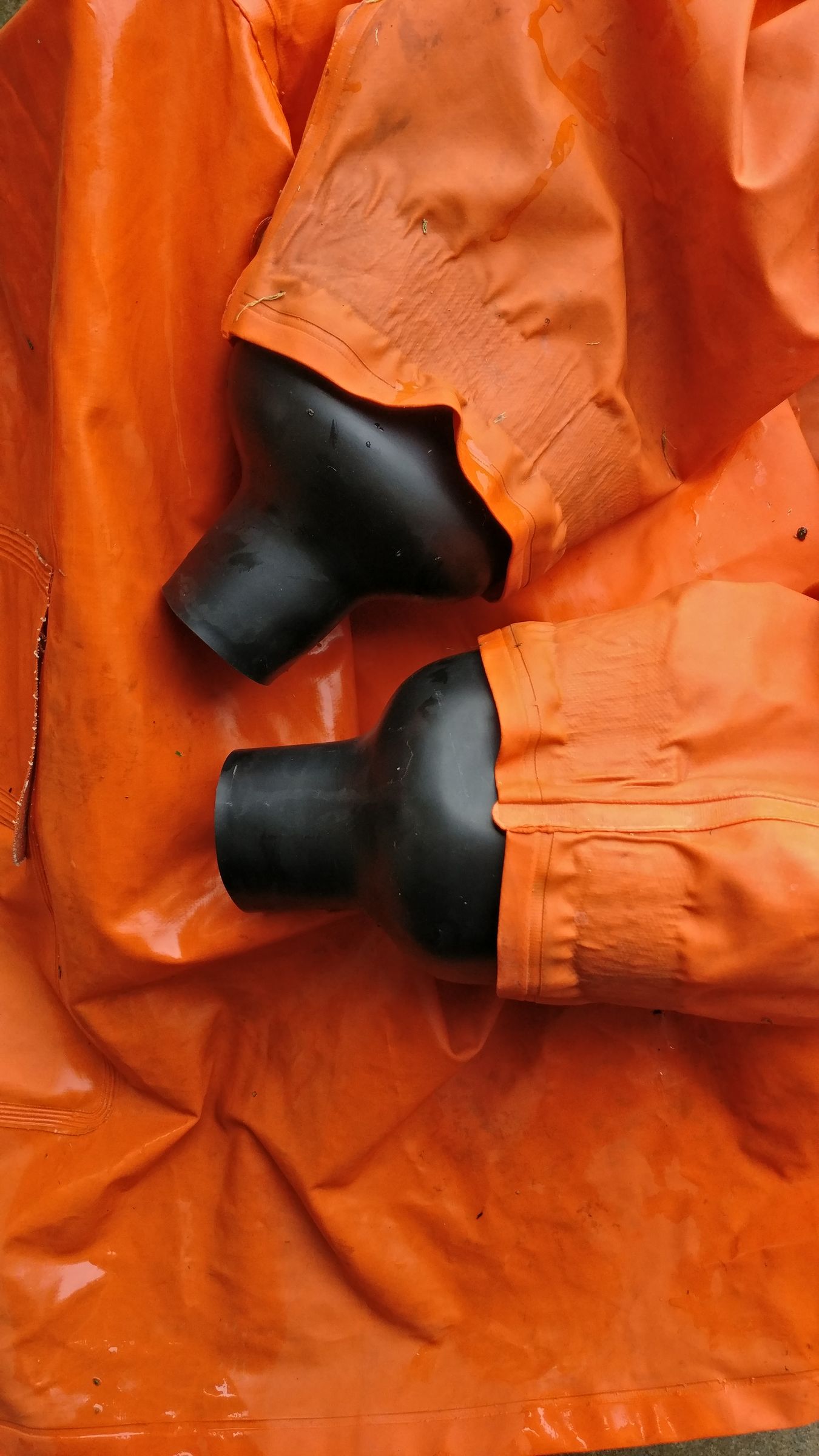 Add Wrist Seals to Your Raincoat
