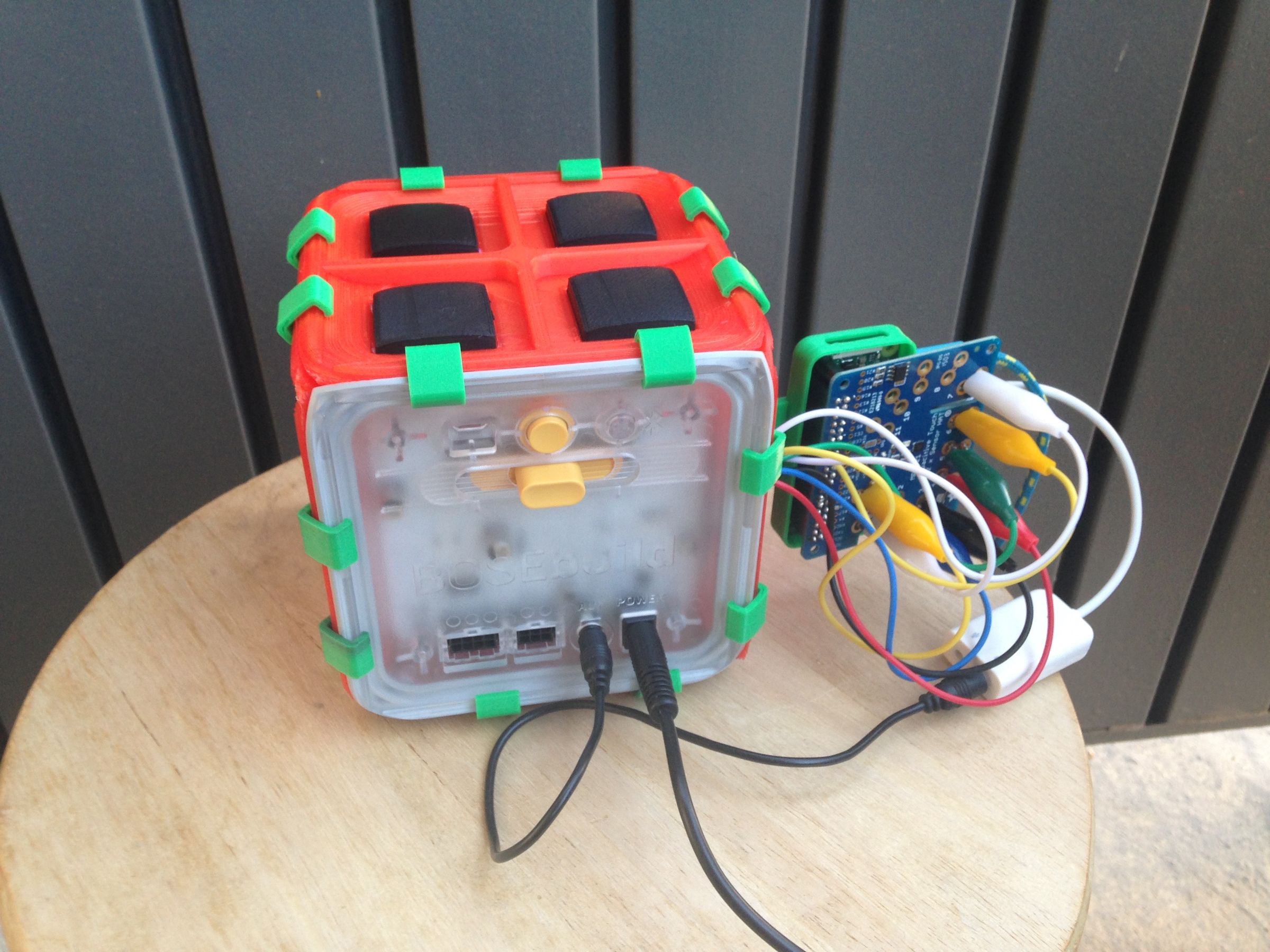 BOSE build SpeakerCube 日本未発売未開封レア BOSE build SpeakerCube 日本未発売未開封レア BOSE build SpeakerCube