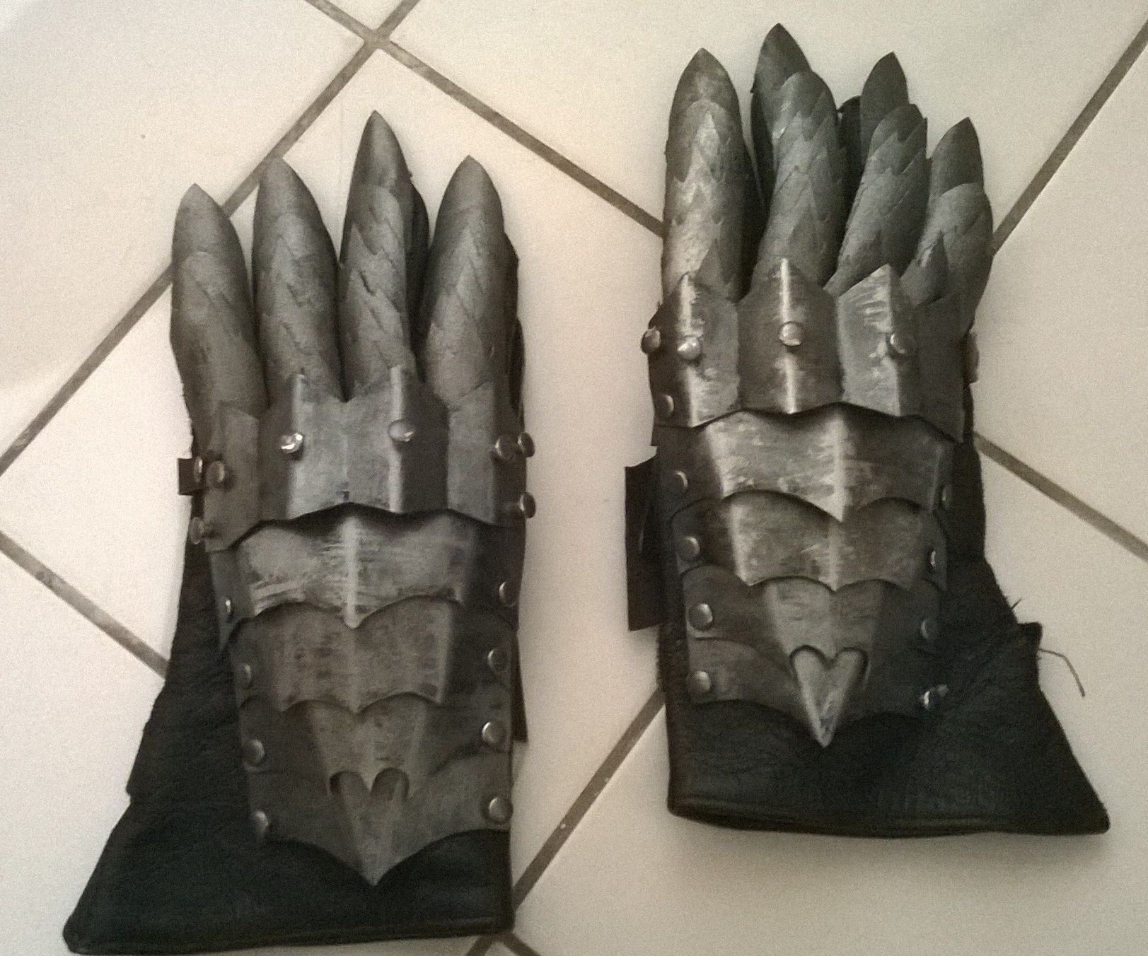 Nazgul Gloves in Worbla