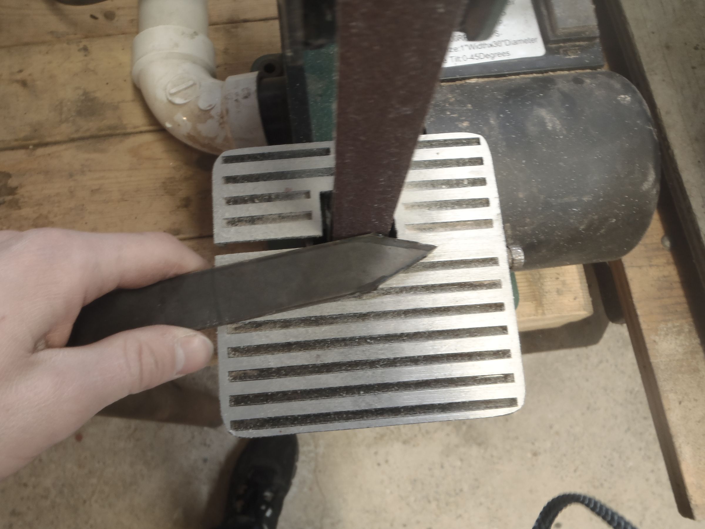 How to Make a Throwing Knife!! 5 Steps (with Pictures) Instructables