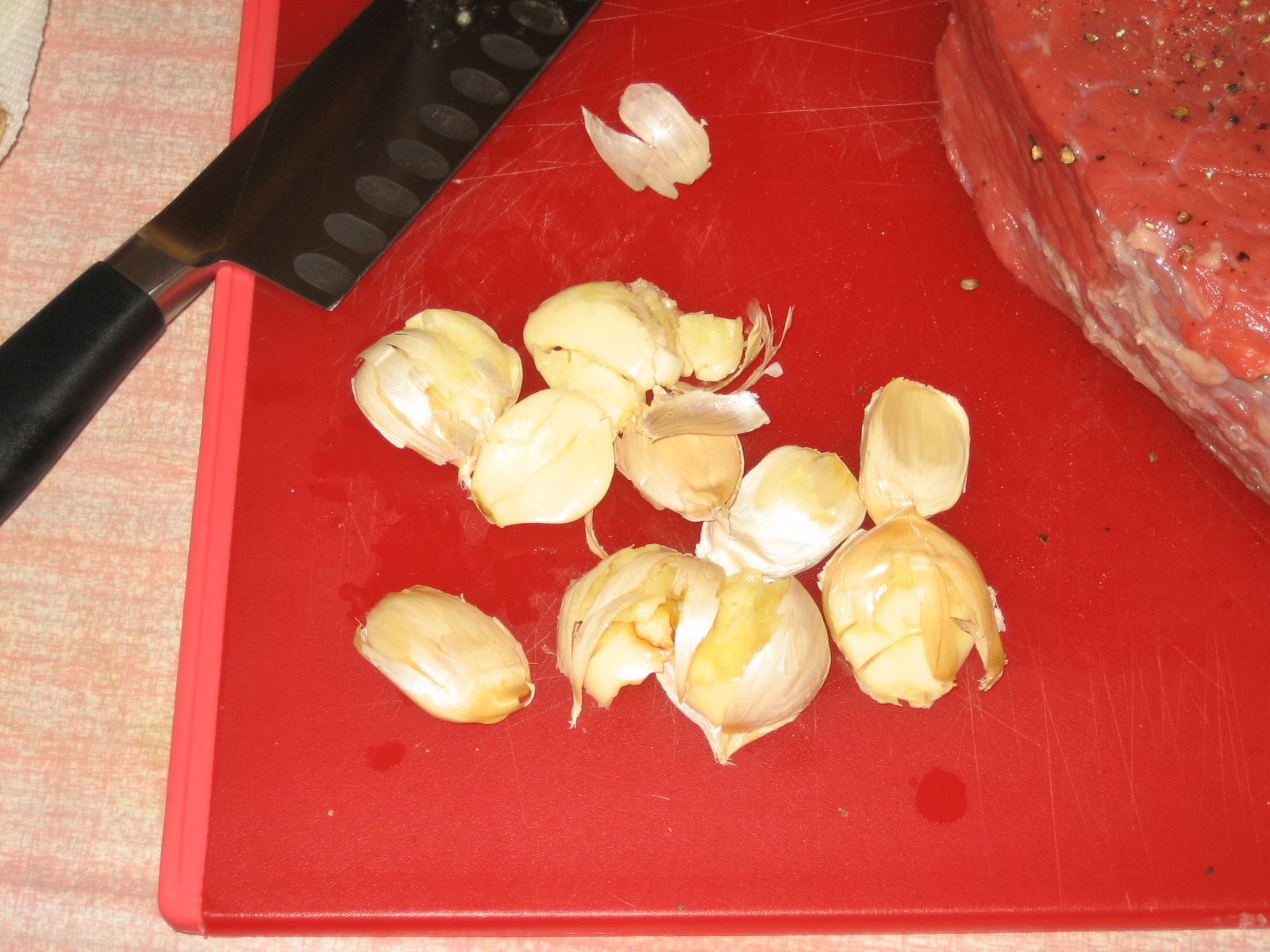How to Make My Favorite Garlic Studded Pot Roast! 7 Steps (with