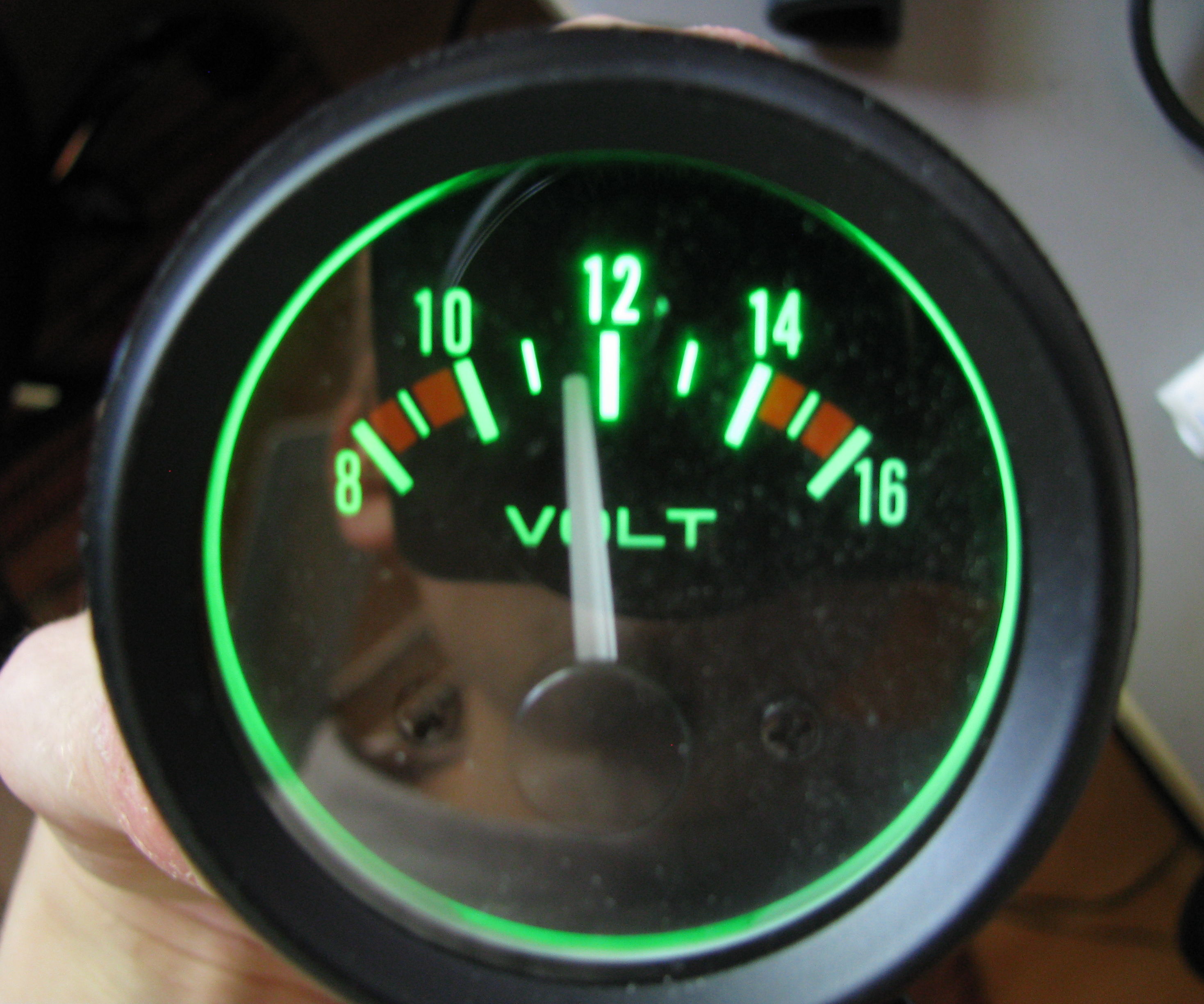 Car voltage meter,analog version(with "smart" backlight)