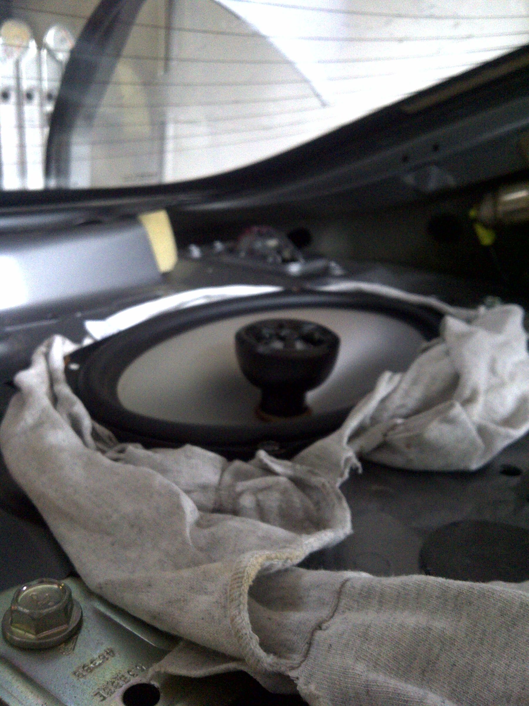 Replace Rear Nissan Altima Speakers 7 Steps Instructables