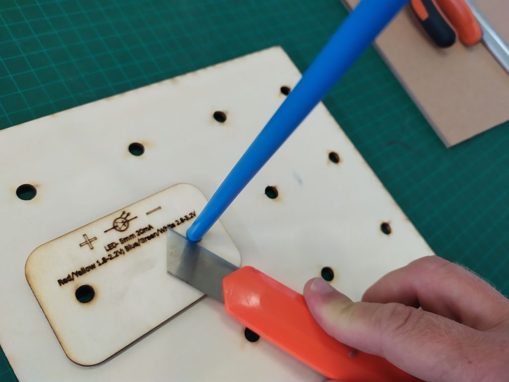 Assembly of the Tiles - Inserting the Pegs (plastic Straw):